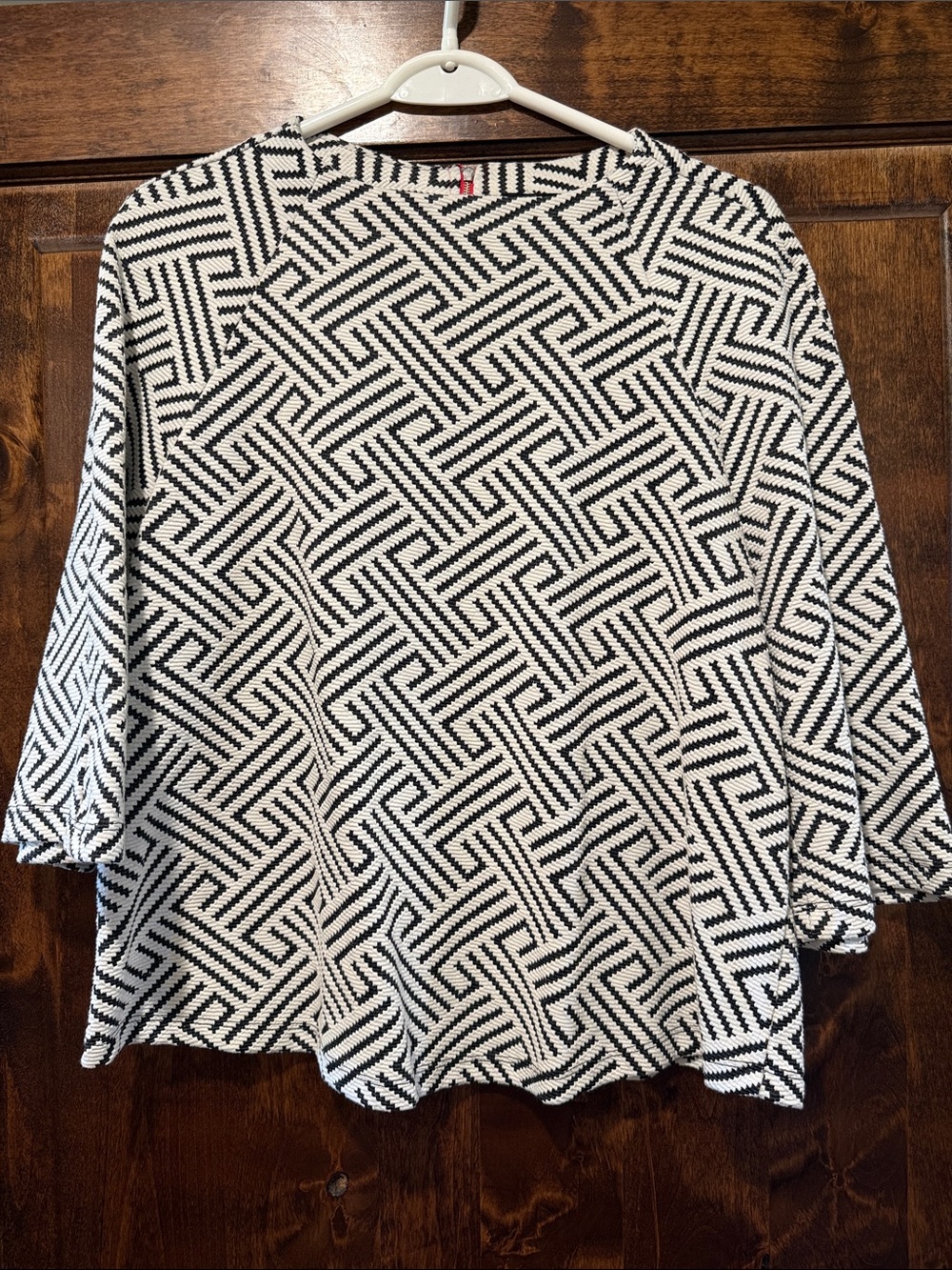 W5 Black & White Geometric Knit Blouse